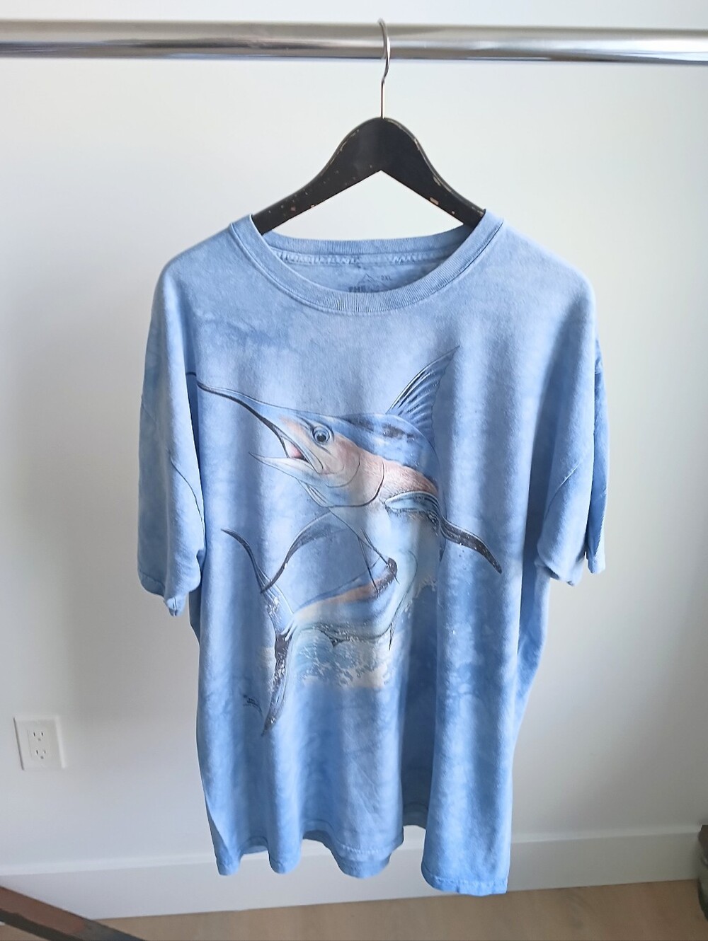 VTG 2015 The Mountain Swordfish Marlin Tie Dye Graphic Tee Shirt 2XL Blue